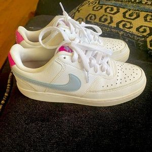 Nike woman shoes